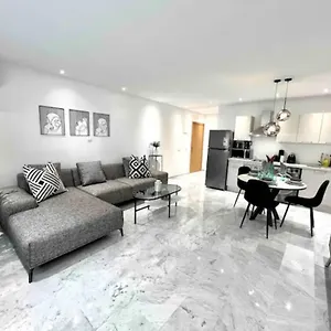 Gauthier Living By Shortstaycasa 1bed Or 2beds - The Heart Of Town Apartment